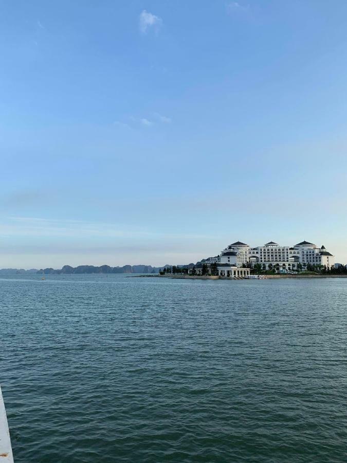 Manchester Hotel Ha Long Exterior foto